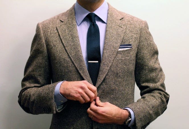 How to wear a tie bar