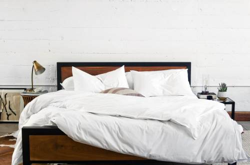4 Reasons for Guys to Try White Bedding Today