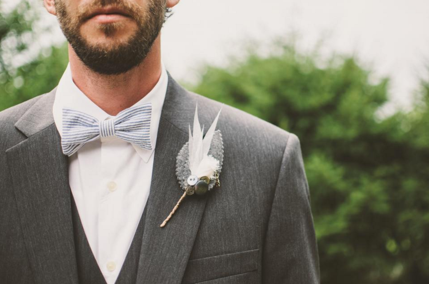 how to match your wedding date, wedding suit, wedding accessories, bow tie, tie, pocket square, lapel flower, summer suit, matching your date, should we match, outfit coordinating, men's summer style