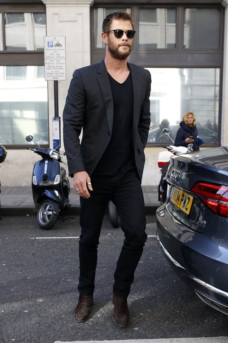 chris hemsworth black jeans