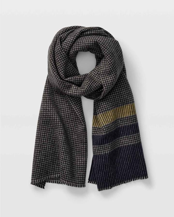 The 10 Best Scarves for Men this Fall and Winter - Style Girlfriend