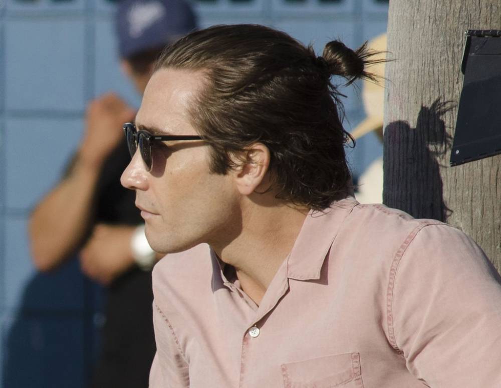 jake gyllenhaal long hair.