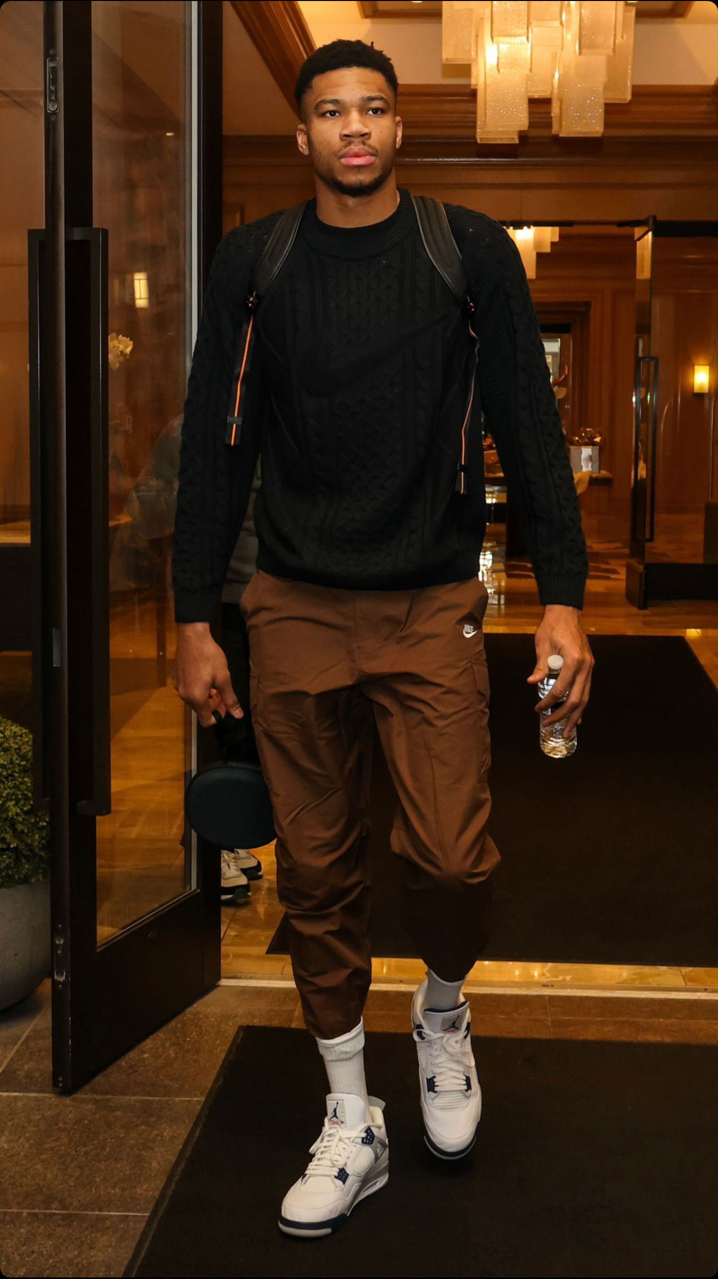 Giannis nike outfit