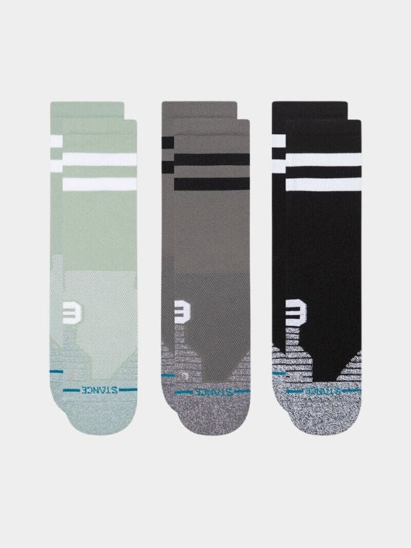 3 pairs of performance socks